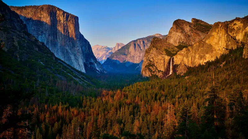 Yosemite Valley at sunset, Yosemite in California